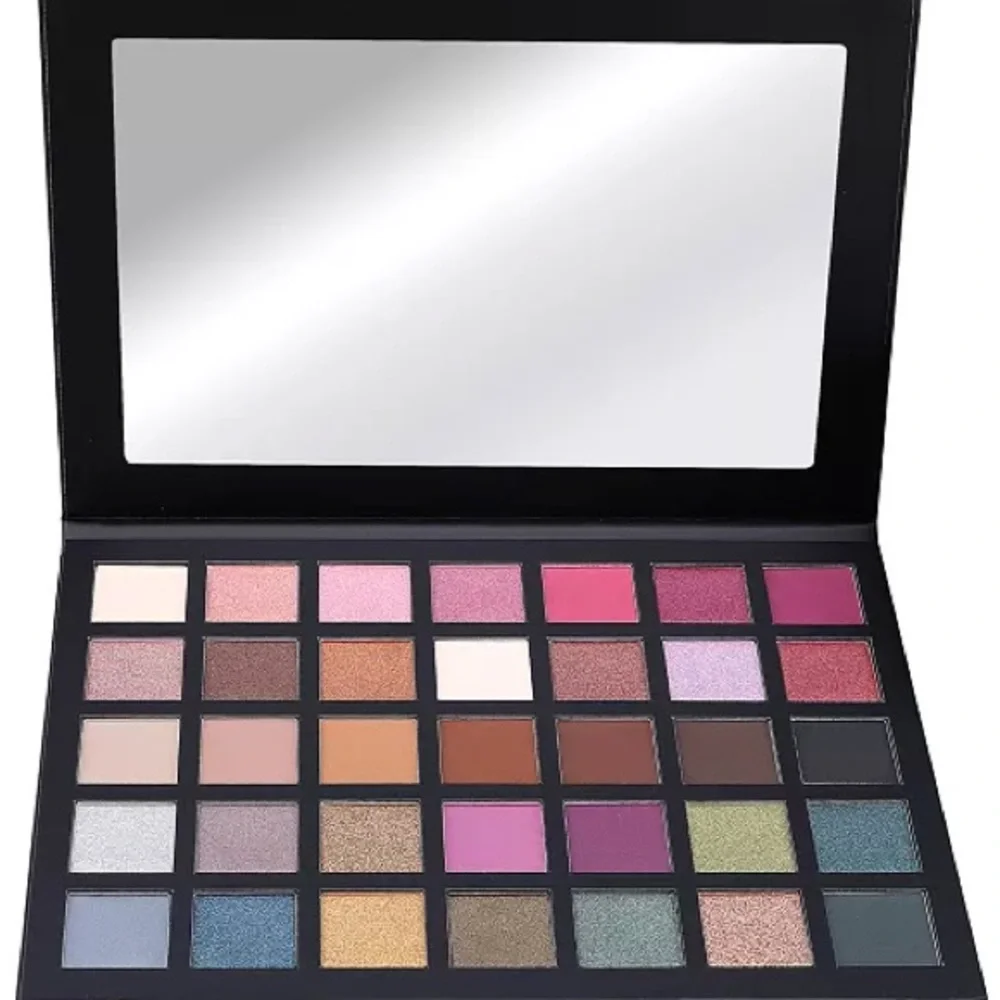 Artistry- Palette with Assorted Colors‎